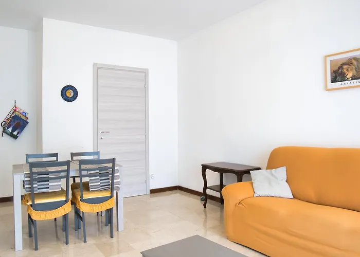 Incantevole A Due Passi Dal 莱科